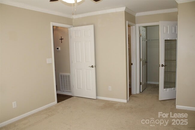 Building Photo - 19839 Henderson Rd