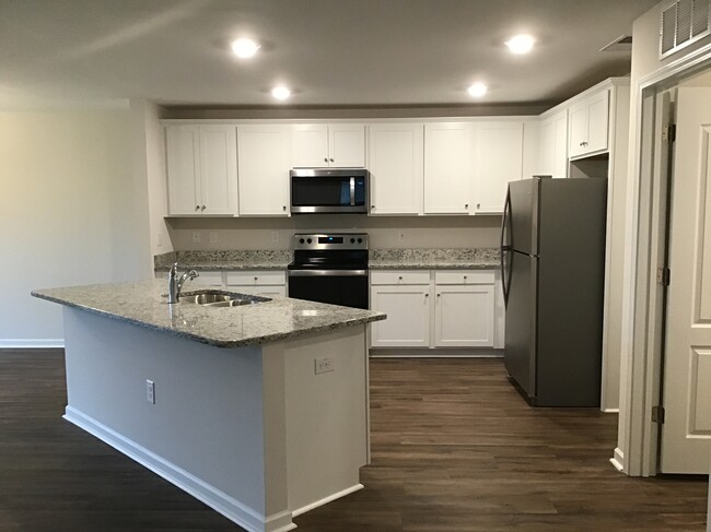 Building Photo - 7133 Boykin Spaniel Way