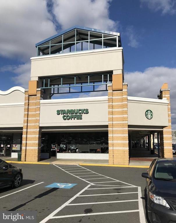 Building Photo - 3701 S George Mason Dr
