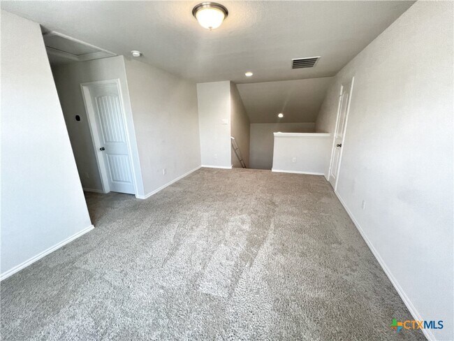 Building Photo - 940 Chachalaca Ct