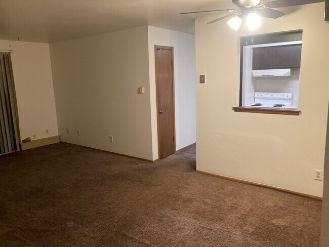 Building Photo - 10628 W Bobolink Ave