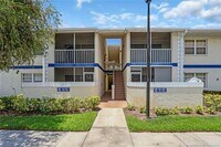 Building Photo - 1504 SE Royal Green Cir