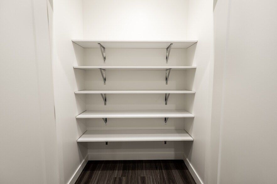 Building Photo - 850 7th St