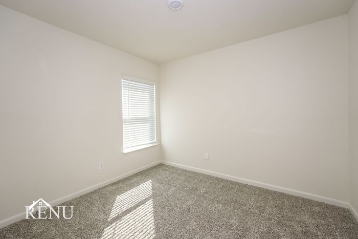 Building Photo - 123 Palomino Bnd Dr