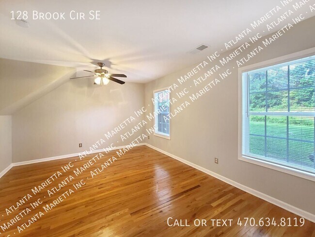 Building Photo - 128 Brook Cir SE