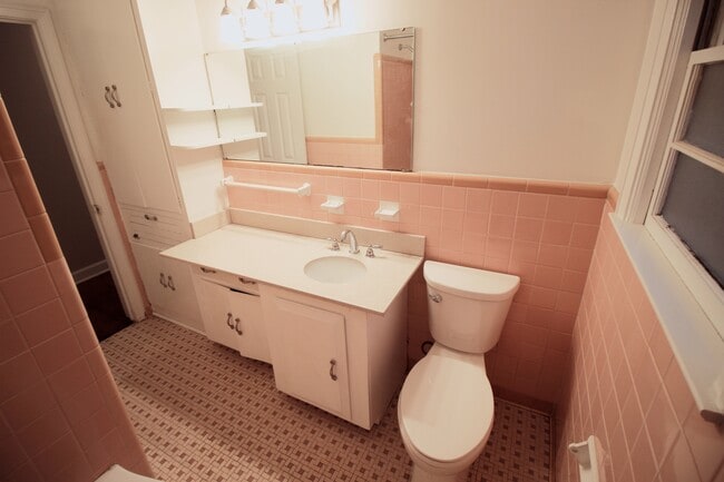 Building Photo - 3739 Honeysuckle Ct