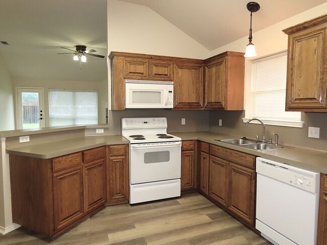Building Photo - Beautiful 3 Bedroom, 2 Bath Home in Flint!