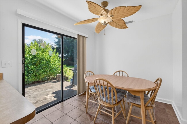 Building Photo - 6012 Hickory Dr