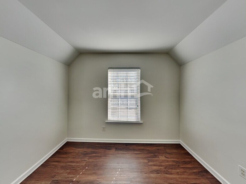 Building Photo - 10538 Samuels Way Dr