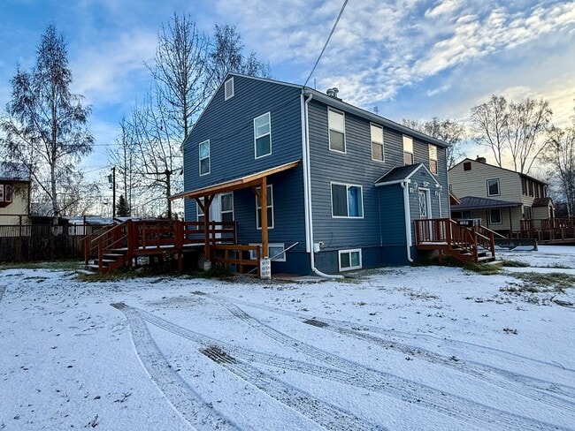 Primary Photo - Eighth Ave - 760