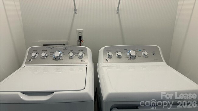 Building Photo - 3214 Stelfox St