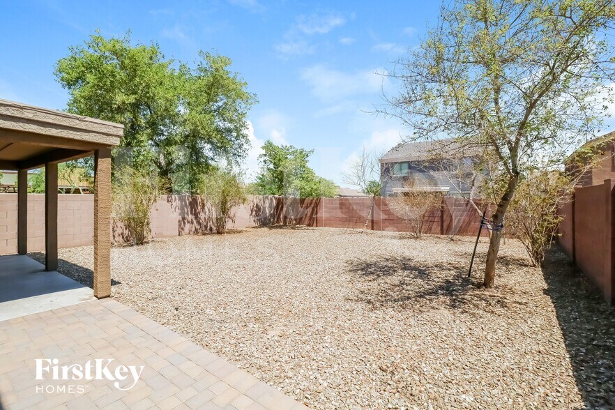 Building Photo - 3256 W Huntington Dr