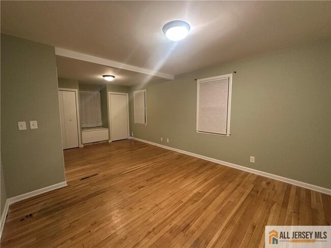 Building Photo - 30 Carpenter Pl