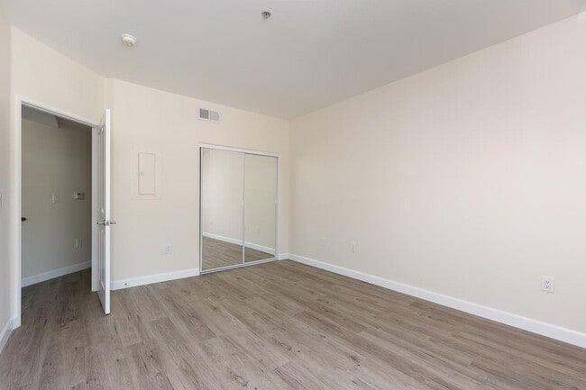 Building Photo - 1501 Front St