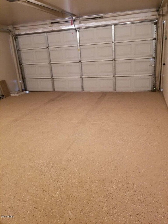 Building Photo - Bright and Airy PV Home