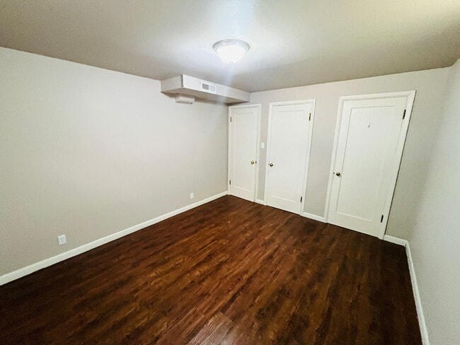 Building Photo - 515 Avenue C