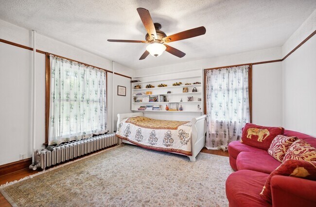 Building Photo - 1224 Sherman Ave