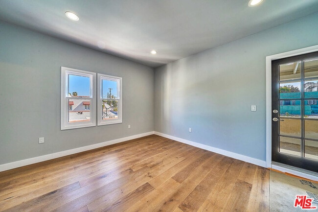 Building Photo - 1226 Meadowbrook Ave