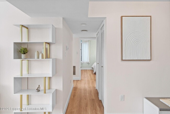 Building Photo - 220 Linden St