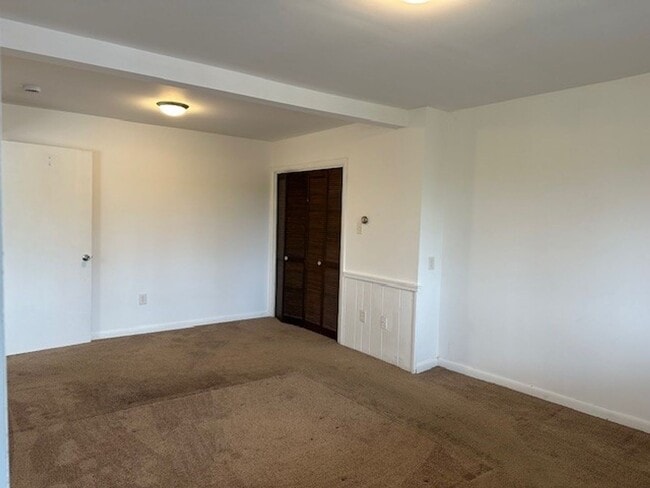 Building Photo - 502 2nd St