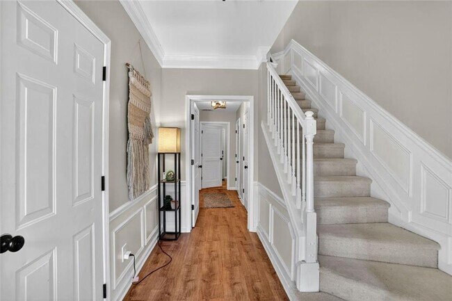 Building Photo - 2331 Towneheights Terrace SE