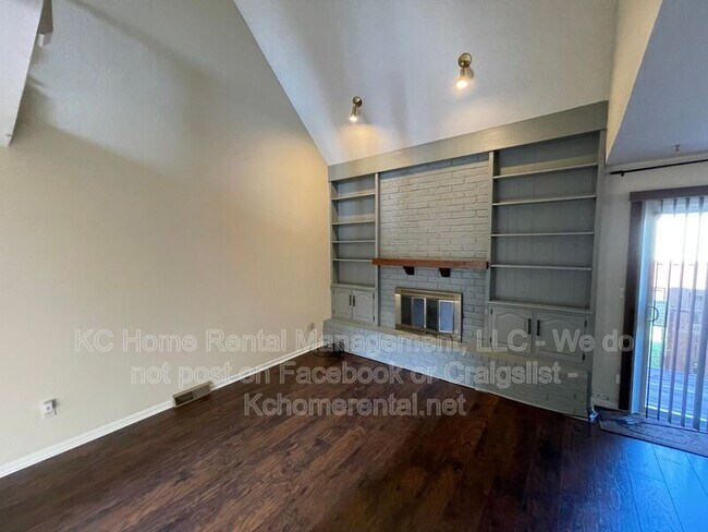 Building Photo - 209 Woodbridge Ln