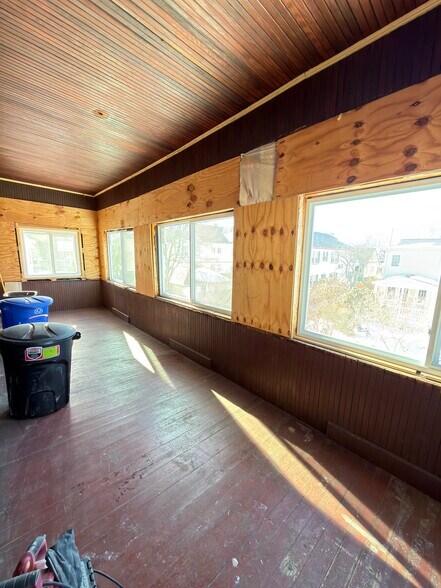 Building Photo - 36 Chipman St