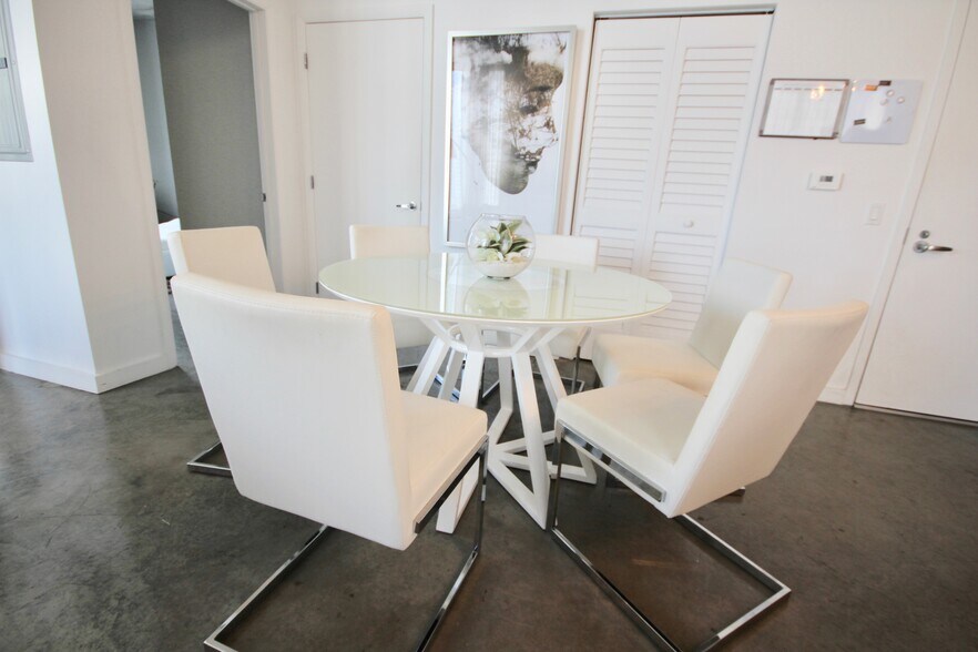 Dining Set - 151 SE 1st St