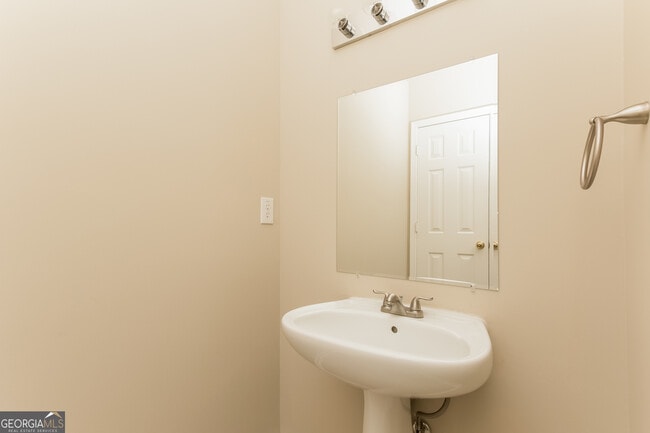 Building Photo - 827 Shadow Lake Dr