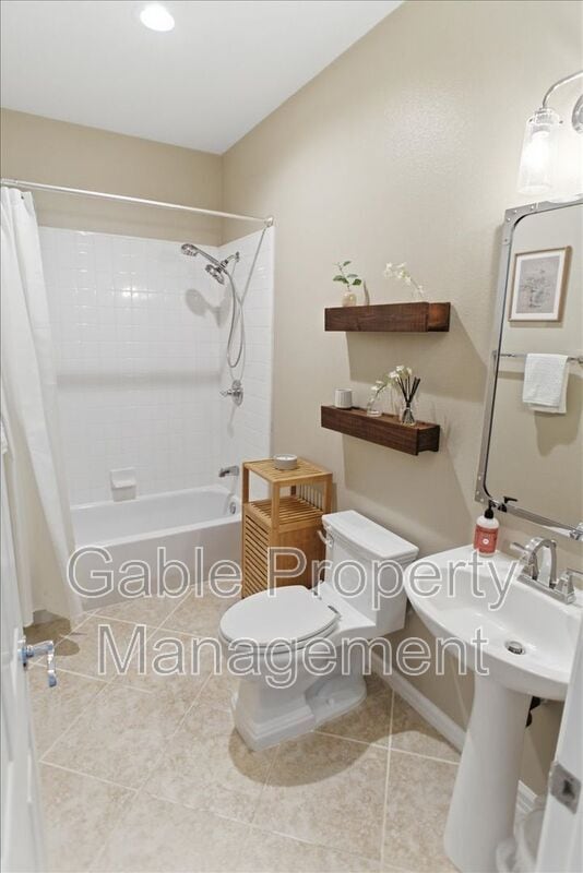 Building Photo - 26882 Greenleaf Ct