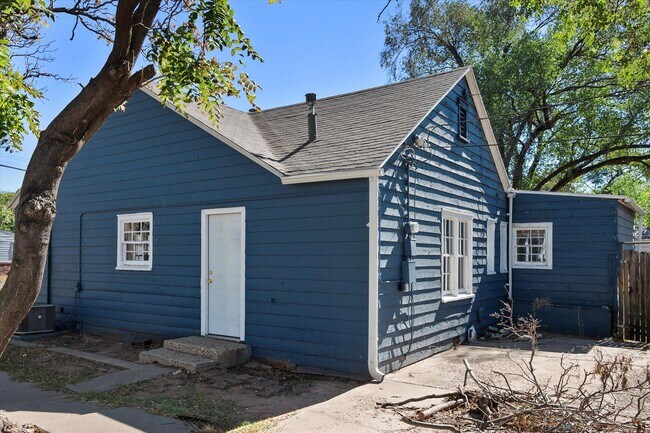 Building Photo - 2402 Avenue U