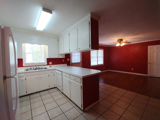 Building Photo - 2625 Partridge Dr