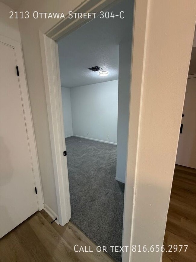 Building Photo - 2113 Ottawa St