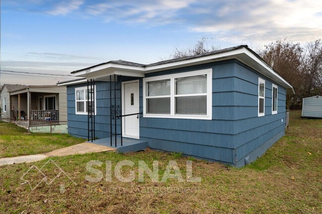 Building Photo - 1225 8th Ave