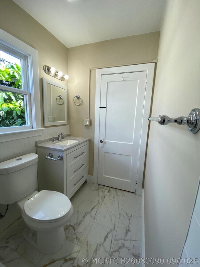 Building Photo - 203 Foresteria Dr