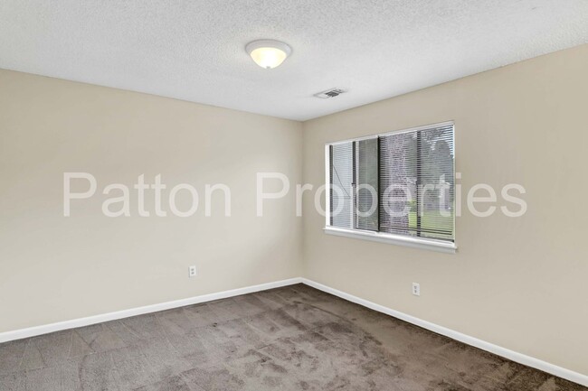 Building Photo - Point Arcadia Townhome