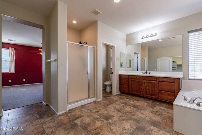 Building Photo - 6922 S Black Hills Way