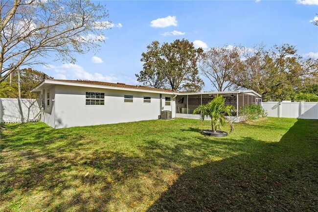 Building Photo - 4434 W Fairview Heights