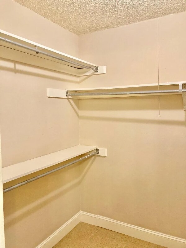 Building Photo - 727 Chaparral Cir
