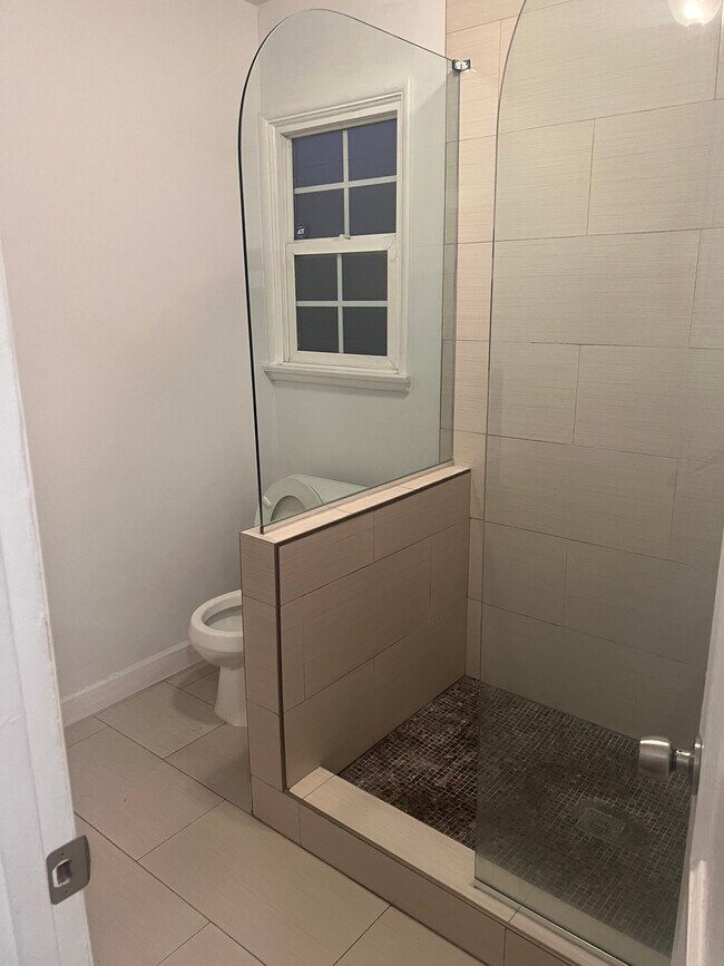 Building Photo - 2822 7th Ave