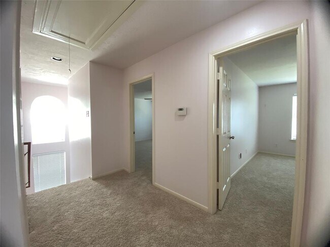 Building Photo - 15706 Springfield Dr
