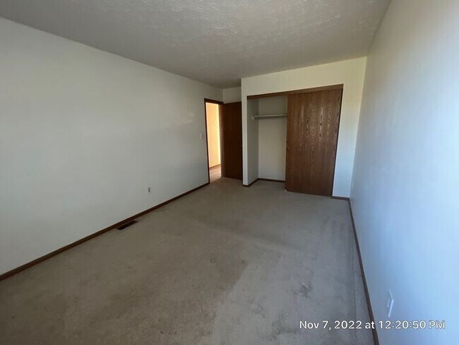 Building Photo - 3 BR 2.5 BA in Hilliard Schools