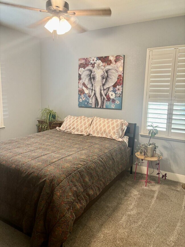 Building Photo - Cute As A Bug 3/2 Natomas Home!  (Please see attached info for viewings!