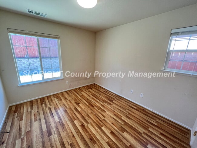 Building Photo - AVAILABLE MAY - 3 Bedroom / 2 Bathroom Home in Templeton