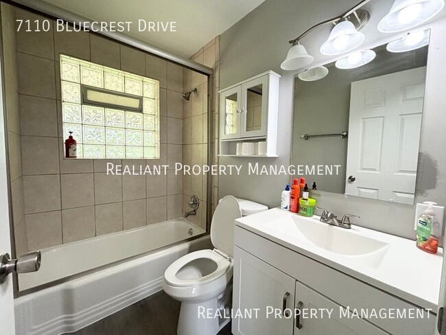 Building Photo - 7110 Bluecrest Dr