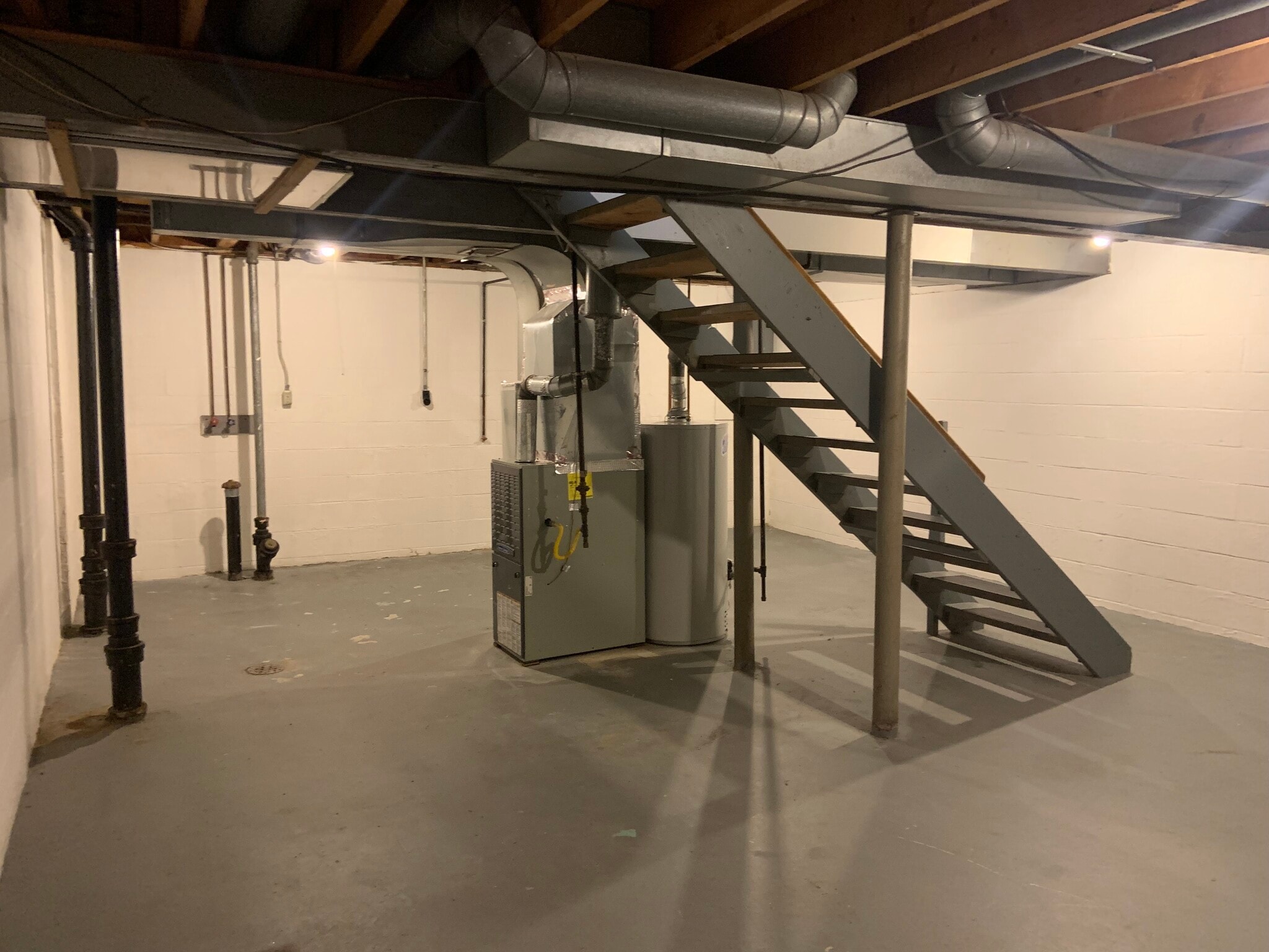 Full Basement with Laundry Hook-ups - 4158 Woodbine Ter
