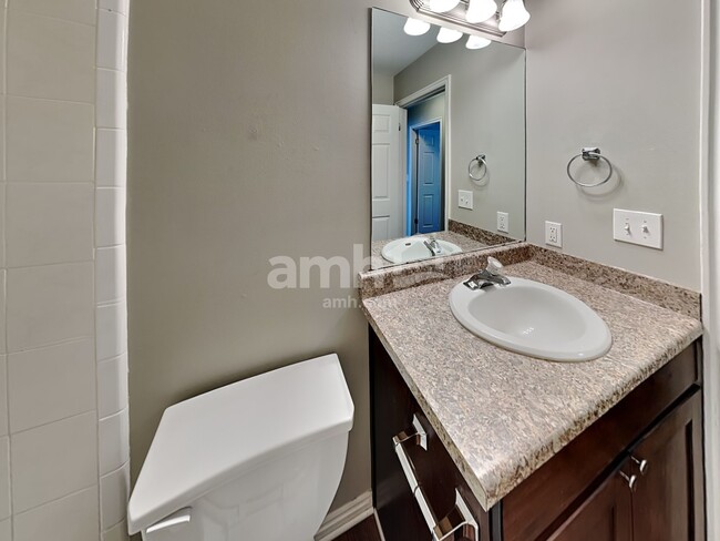 Building Photo - 498 N 500 W