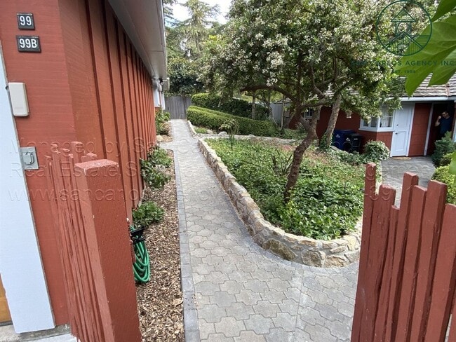 Building Photo - Completely Remodeled One Bedroom Carmel Hi...