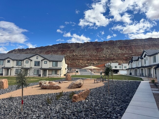 Building Photo - Brand New Long Valley Town home!!