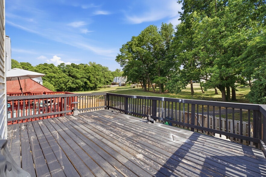 Building Photo - 10703 Campus Way S